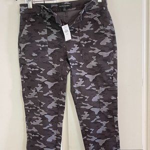 NWT!!! Banana Republic Camo Pants!!!!
